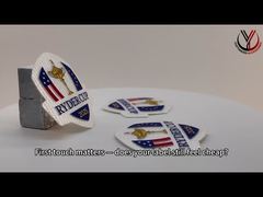 طباعة شعارات سيليكون مخصصة على ملصقات منسوجة للأقمشة للملابس