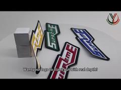 اكتشف لماذا تختار ملصقات الملابس الحرارية المنقوشة من مادة TPU بلونين مع شعار بارز