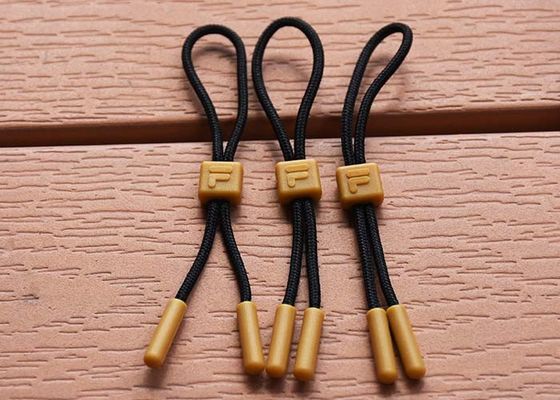 3D شعار مخصص الملابس البلاستيكية الرمز البريدي ساحب مع هوية العلامة التجارية